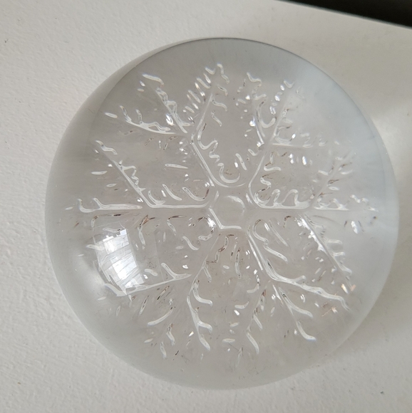 Vintage Avon Crystal Snowflake Paperweight Holiday Decor -Made in France - Picture 4 of 8